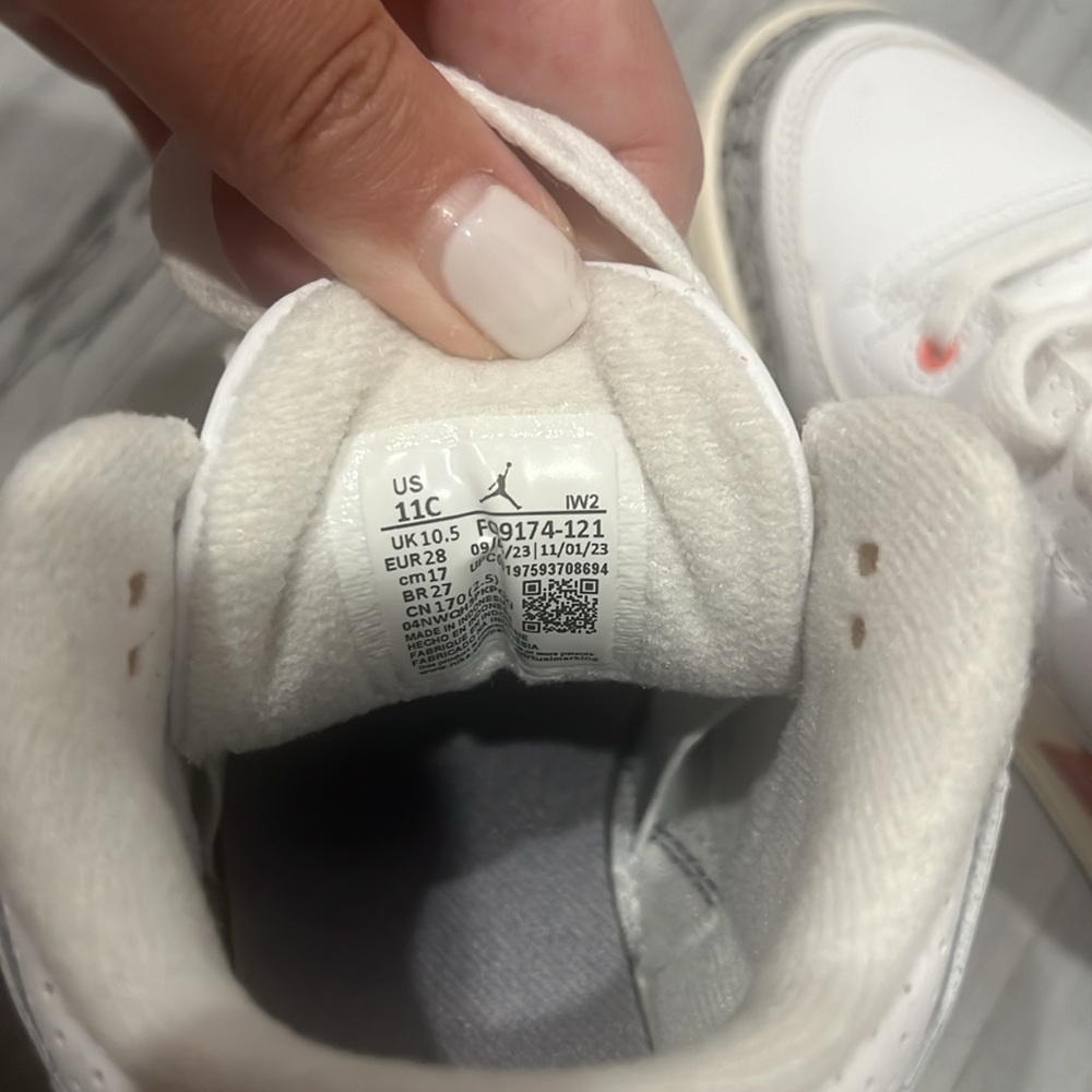 Air Jordan Retro 3 - Picture 7 of 7